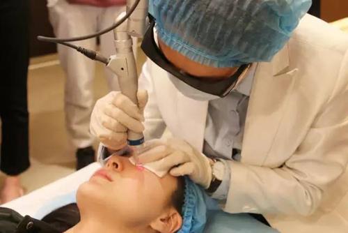 激光皮秒能祛斑吗? 激光皮秒能祛斑吗?